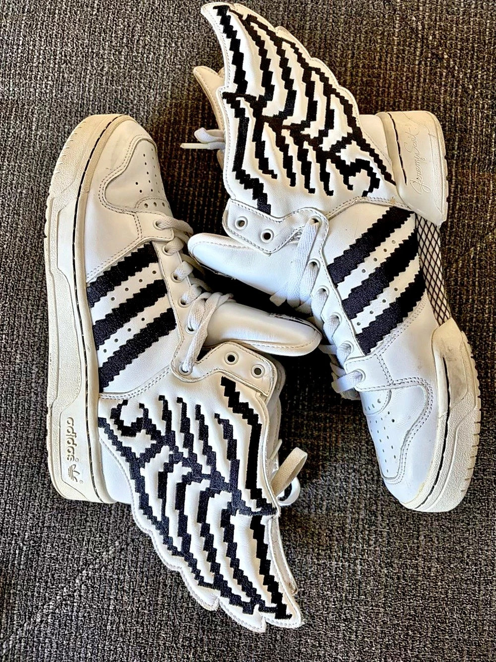adidas Jeremy Scott Wings Sneakers White & Black US 9